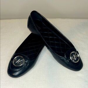 Michael Kors Lillie Moccasins Black and Silver Flats Size 8.5M